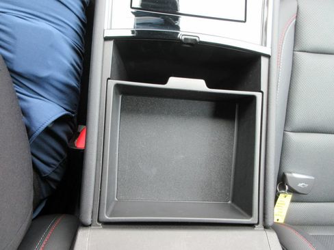 Certified 2025 Chevrolet Traverse Z71 w/ LPO, Floor Liner Package AWD/4WD image 30