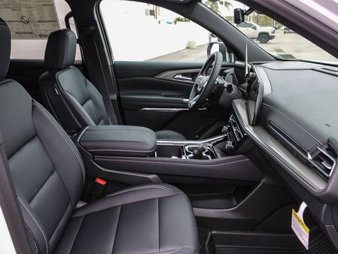 New 2026 Chevrolet Traverse LT w/ Driver Confidence Package FWD image 16
