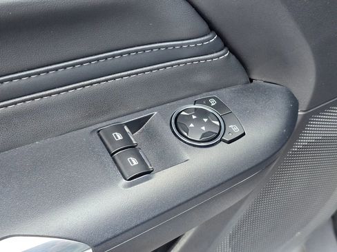 Used 2025 Ford Mustang Premium image 18