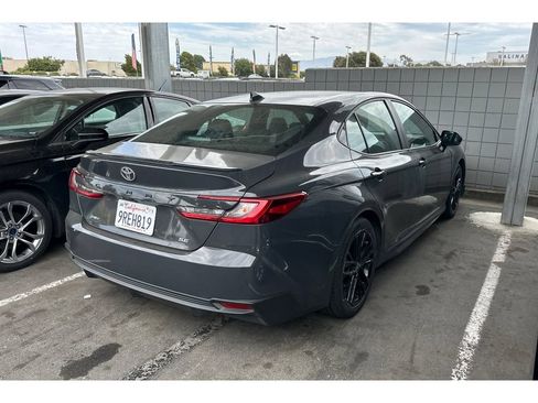 Certified 2025 Toyota Camry SE FWD image 5