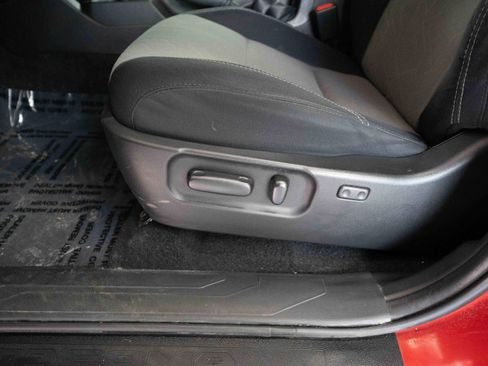 Used 2021 Toyota Tacoma TRD Off-Road image 12