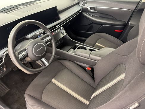 Used 2025 Hyundai Sonata SEL FWD image 4