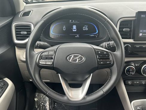 Certified 2025 Hyundai Venue SEL FWD image 24