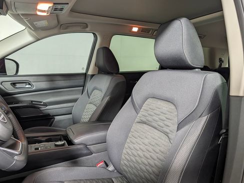 Used 2022 Nissan Pathfinder SV w/ SV Premium Package AWD/4WD image 25