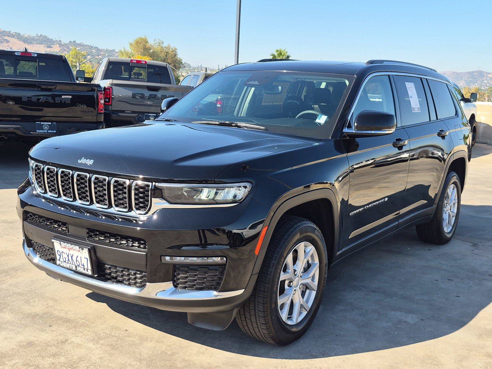 Used 2023 Jeep Grand Cherokee L Limited RWD image 3