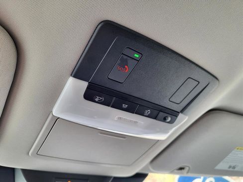 Used 2025 Nissan Pathfinder SV image 23