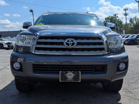 Used 2017 Toyota Sequoia Platinum AWD/4WD image 4