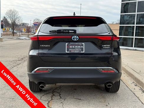 Used 2021 Toyota Venza Limited image 4