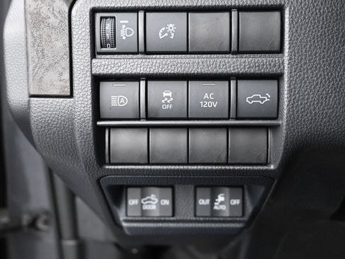 Used 2025 Toyota Tacoma Limited AWD/4WD image 21