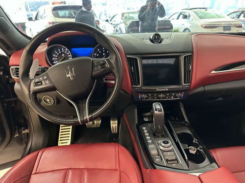 Used 2020 Maserati Levante GranSport AWD/4WD image 18