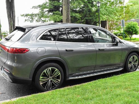 Used 2023 Mercedes-Benz EQS 450+ SUV image 7