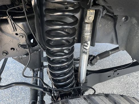 Used 2011 Ford F250 Lariat w/ Lariat Interior Pkg image 16