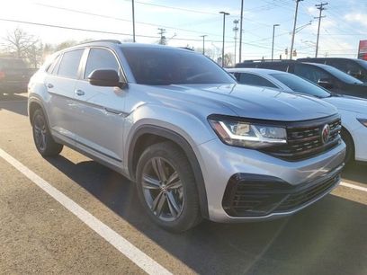 Used 2021 Volkswagen Atlas Cross Sport SE w/ Panoramic Sunroof Package