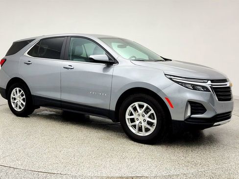 Used 2024 Chevrolet Equinox LT FWD image 3