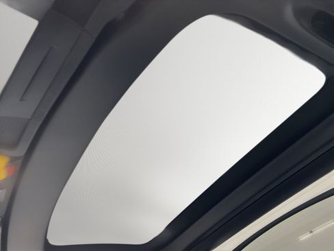 Used 2015 Mercedes-Benz SLK 250 image 17