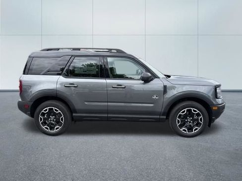 Used 2025 Ford Bronco Sport Outer Banks w/ Outer Banks Tech Package+ AWD/4WD image 2
