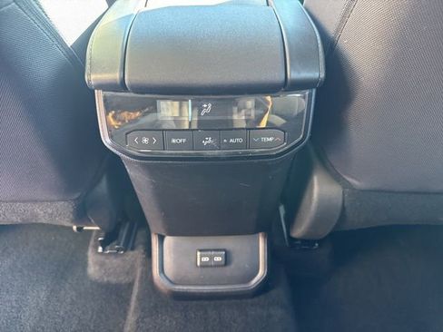 Used 2024 Toyota Highlander LE image 30