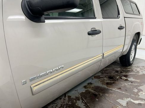 Used 2009 GMC Sierra 1500 SLE w/ Power Pack Plus AWD/4WD image 27