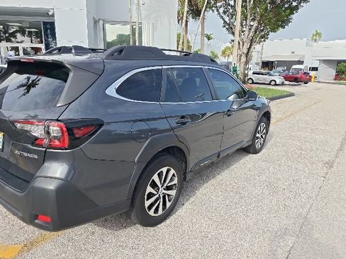 Used 2024 Subaru Outback Premium AWD/4WD image 3