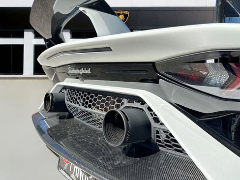Used 2019 Lamborghini Aventador SVJ image 43