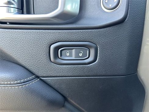 Used 2020 Jeep Gladiator Overland image 33