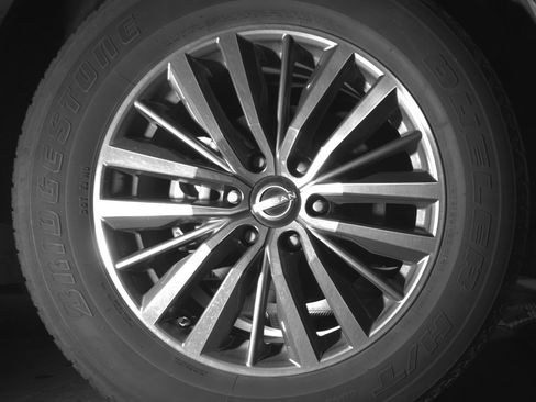 Used 2024 Nissan Armada SL image 13