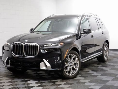 Used 2025 BMW X7 xDrive40i image 1