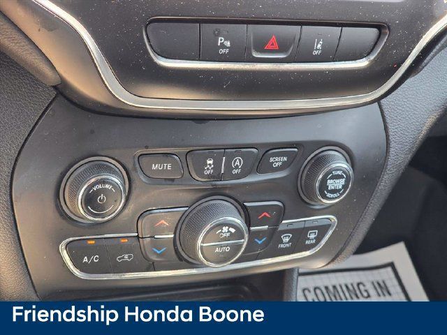 Used 2021 Jeep Cherokee Latitude Lux w/ Comfort/Convenience Group AWD/4WD image 18