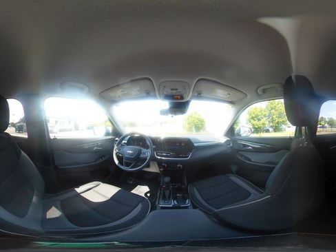 Used 2025 Chevrolet TrailBlazer LT FWD image 40