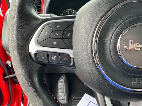 Used 2017 Jeep Renegade Trailhawk AWD/4WD image 13