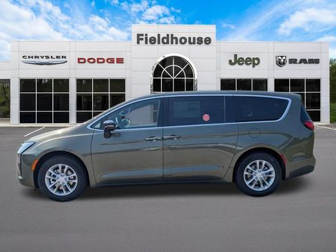 New 2027 Chrysler Pacifica Select FWD image 11