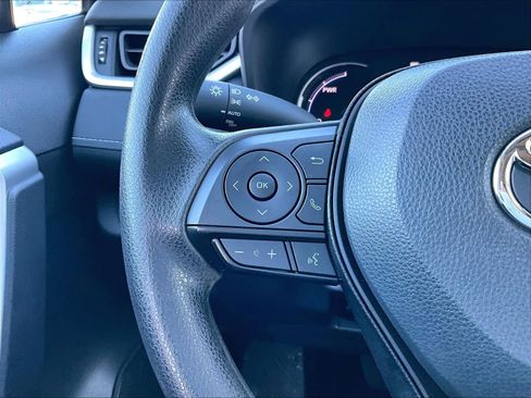 Used 2025 Toyota RAV4 XLE image 23