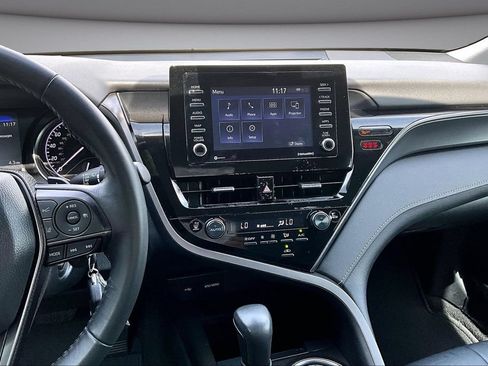 Used 2024 Toyota Camry SE FWD image 9