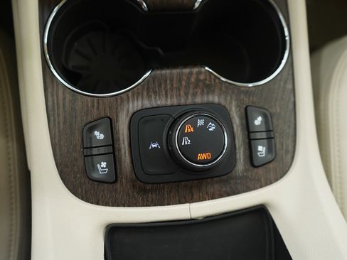 Used 2023 GMC Acadia Denali w/ Denali Technology Package image 25