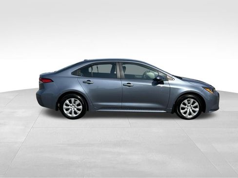 Used 2025 Toyota Corolla LE FWD image 5