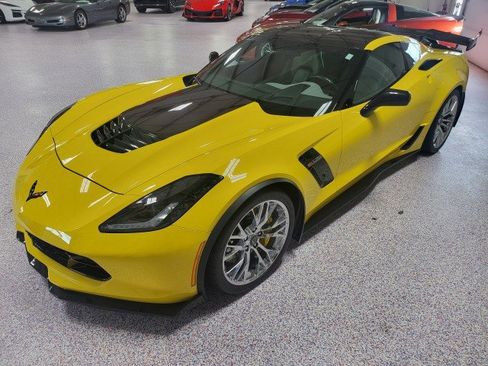 Used 2019 Chevrolet Corvette Z06 RWD image 3