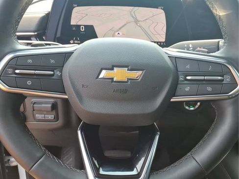 Used 2026 Chevrolet Suburban High Country AWD/4WD image 12
