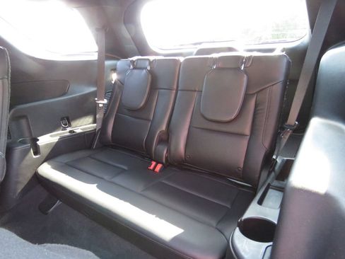 Used 2020 Ford Explorer XLT w/ Equipment Group 202A AWD/4WD image 22