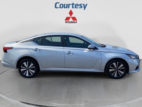 Used 2021 Nissan Altima 2.5 SV AWD/4WD image 6