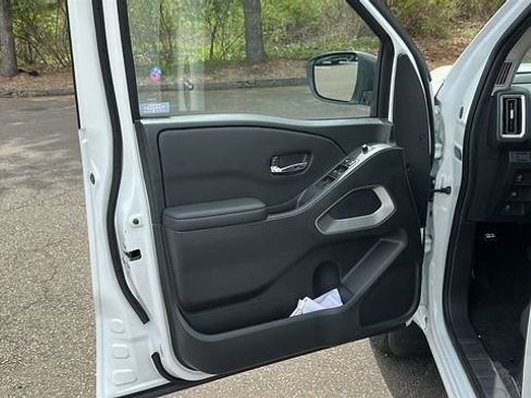 New 2026 Nissan Frontier SV AWD/4WD image 8