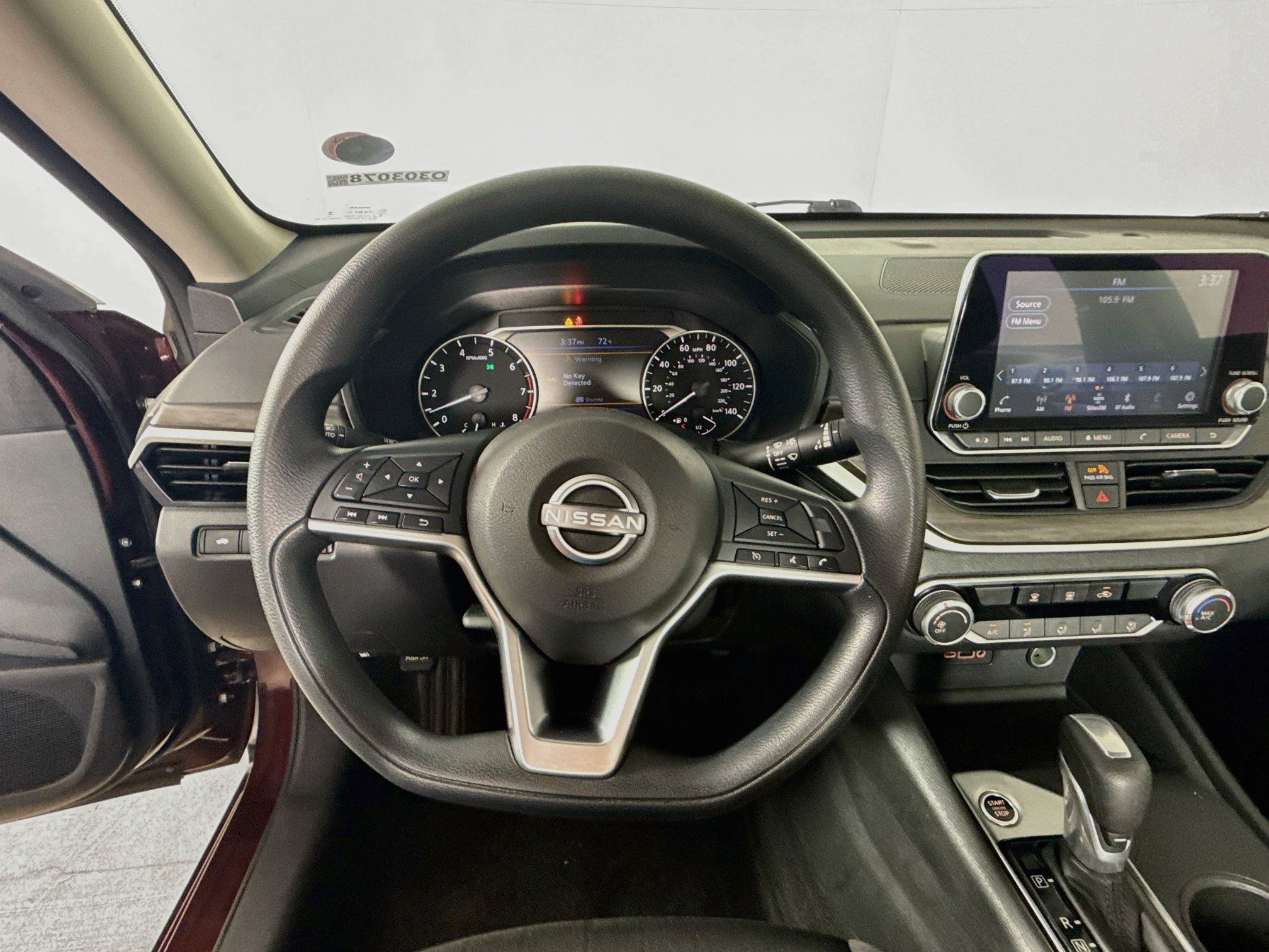Used 2025 Nissan Altima 2.5 SV FWD image 11