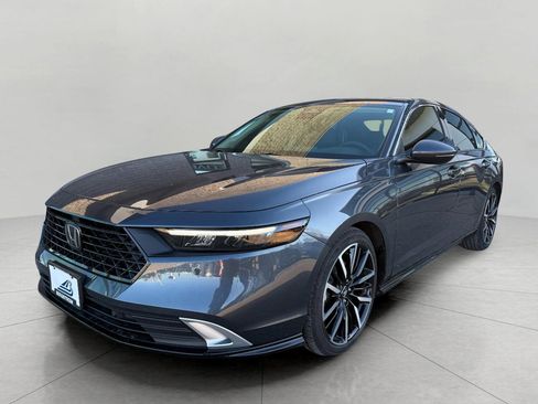 Used 2025 Honda Accord Touring image 6