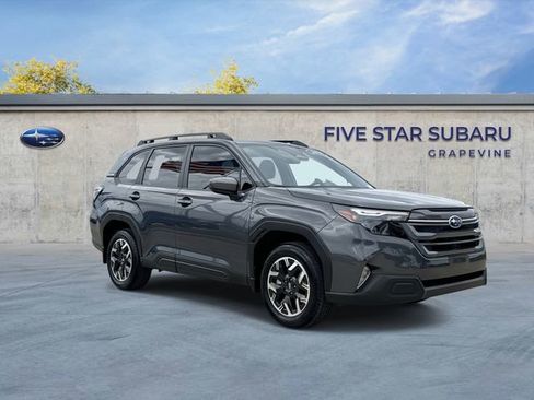 Used 2025 Subaru Forester Premium AWD/4WD image 1