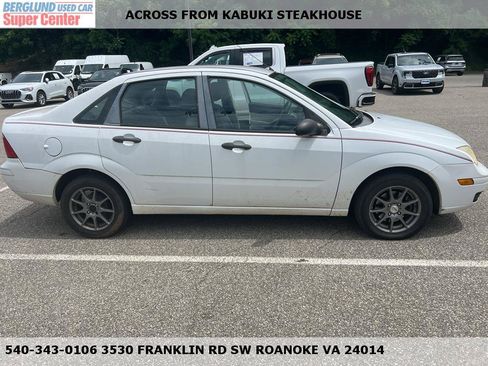 Used 2007 Ford Focus SE FWD image 1