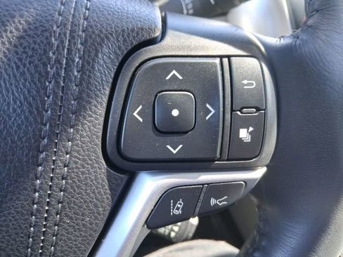 Used 2019 Toyota Highlander Limited Platinum AWD/4WD image 24