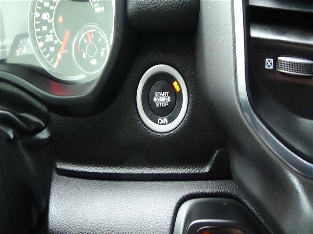 Used 2025 RAM 1500 Laramie AWD/4WD image 26