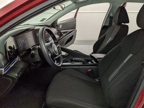 Used 2024 Hyundai Elantra SEL image 17
