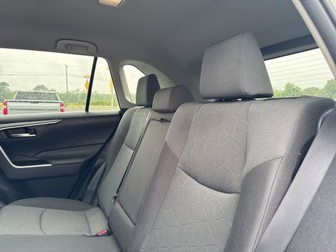 Used 2022 Toyota RAV4 XLE AWD/4WD image 23