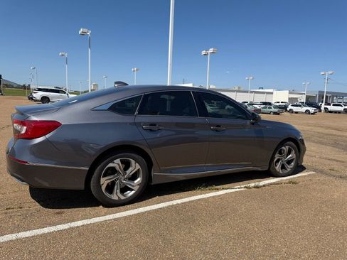 Used 2020 Honda Accord EX image 5