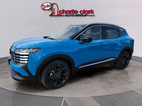 New 2026 Nissan Kicks SR FWD image 1
